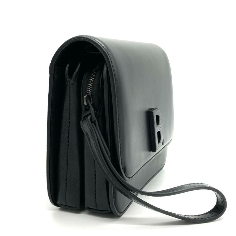 【美品】バレンシアガ　ショルダーバッグ　BB　丸型　ゴールド金具　レザー　黒色 美品】バレンシアガ ショルダーバッグ BB 丸型 ゴールド金具