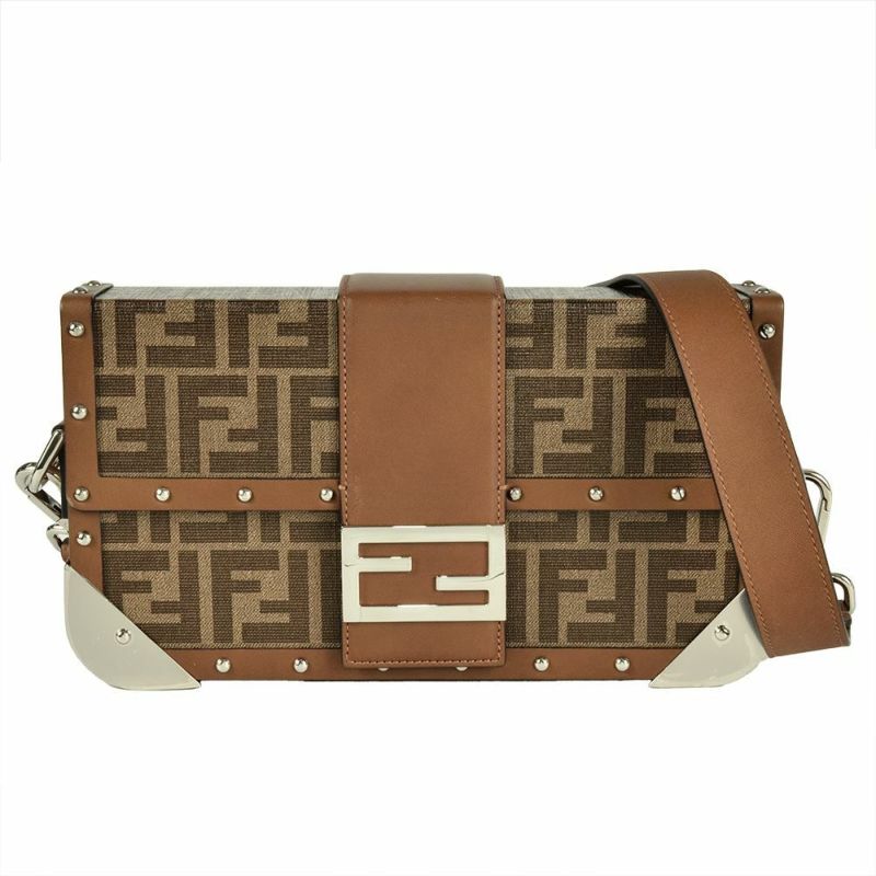 FENDI iphone14 ケース ズッカ柄 FF レザー ゴールド金具 FENDI - 【美品】フェンディ エフイズ ズッカ柄 FF 二つ折り
